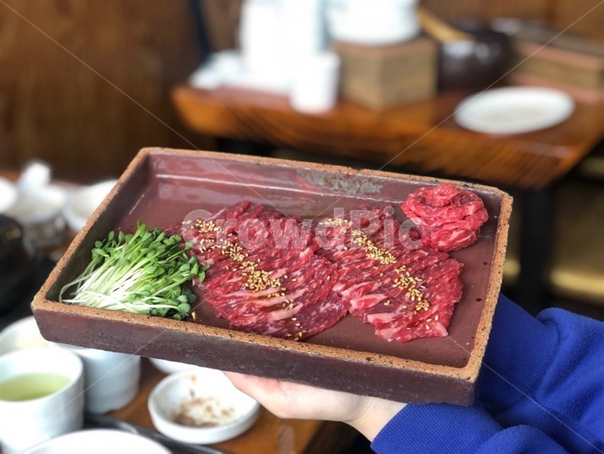고기,소고기,육회,음식,육사시미,빨간,붉으스름한,맛있는,육고기,소,돼지,무순,가게,정육점,음식,식재료,요리,food,cook,meal,dishes,food reserves,육류,고기,meat
