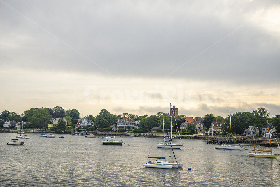 vessel,vehicle,차량,transportation,교통,watercraft,보트,아침,흐림,마을,향해,바다,풍경,morning,sailing,boat,water,front,town,residential