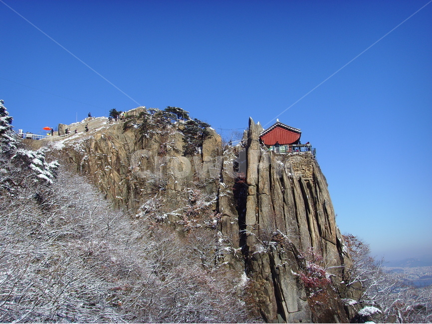 관악산,연주대,겨울,비경,설경,절벽,절,산사,겨울,계절,winter,season,자연,풍경,nature,landscape,한국자연풍경,한국자연경관,korea nature landscape,outdoors,옥외