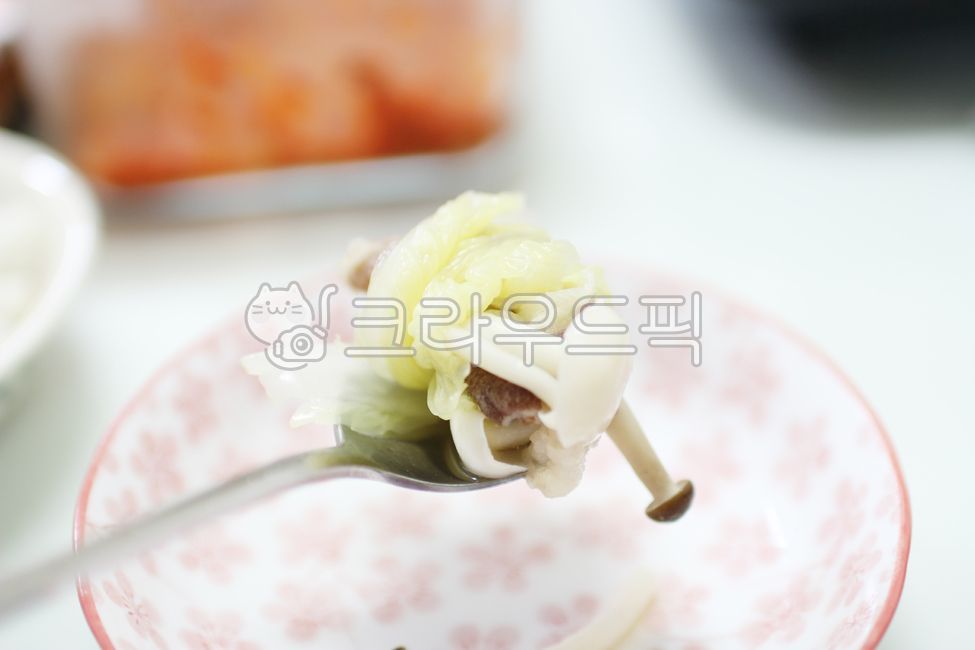 Meat for shabu,cooked mushrooms,ingredient,Shabu Mushroom,Shabushabu ingredients,Shabu Shabu Mushroom,vegetable,napa cabbage,ingredients,Shabu,mushroom