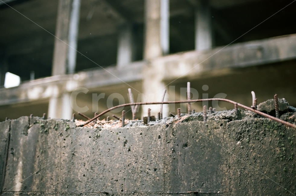 폐교,가시,철골,우울,삐죽삐죽,콘크리트,찔림,아픔,감성,sensible,feeling,산업,industry,industrial,건설업,건축업,construction industry