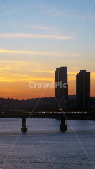 seoul,hanriver,forest,sky,sunset,silhouette,cloud,building,water,서울숲,트리마제,한강,노을,실루엣,하늘,풍경,도시,풍경,city,landscape,한국도시풍경,한국도시경관,korea cityscape,실루엣,그림자,silhouette,shadow,nature,자연,일몰,dawn,새벽,red sky,붉은 하늘,dusk,황혼,outdoors,옥외