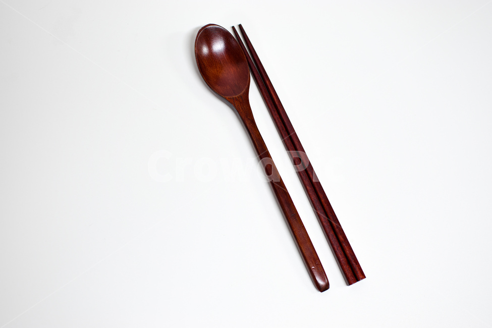 숟가락,젓가락,옻,배경,흰색,나무,스푼,오브젝트,세트,식기,전통,한국,선물,목공,사물,물건,오브젝트,thing,object,matter