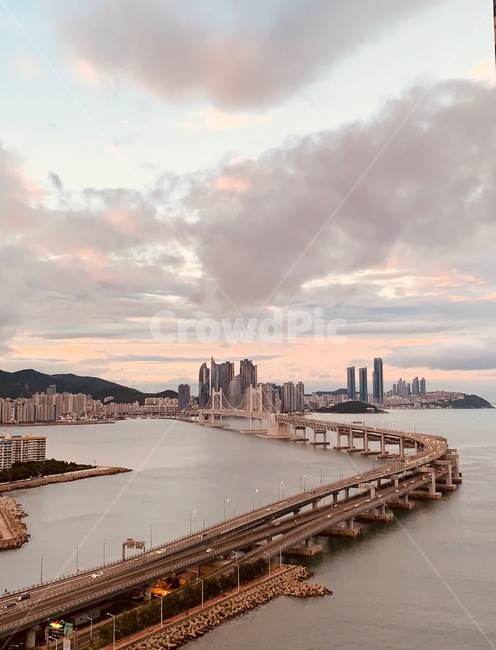 부산,광안대교,해질녘,바다,부산바다,구름,pusan,sunset,atsunset,gwanganbridge,해운대,haeundae,바다뷰,sea,cloud