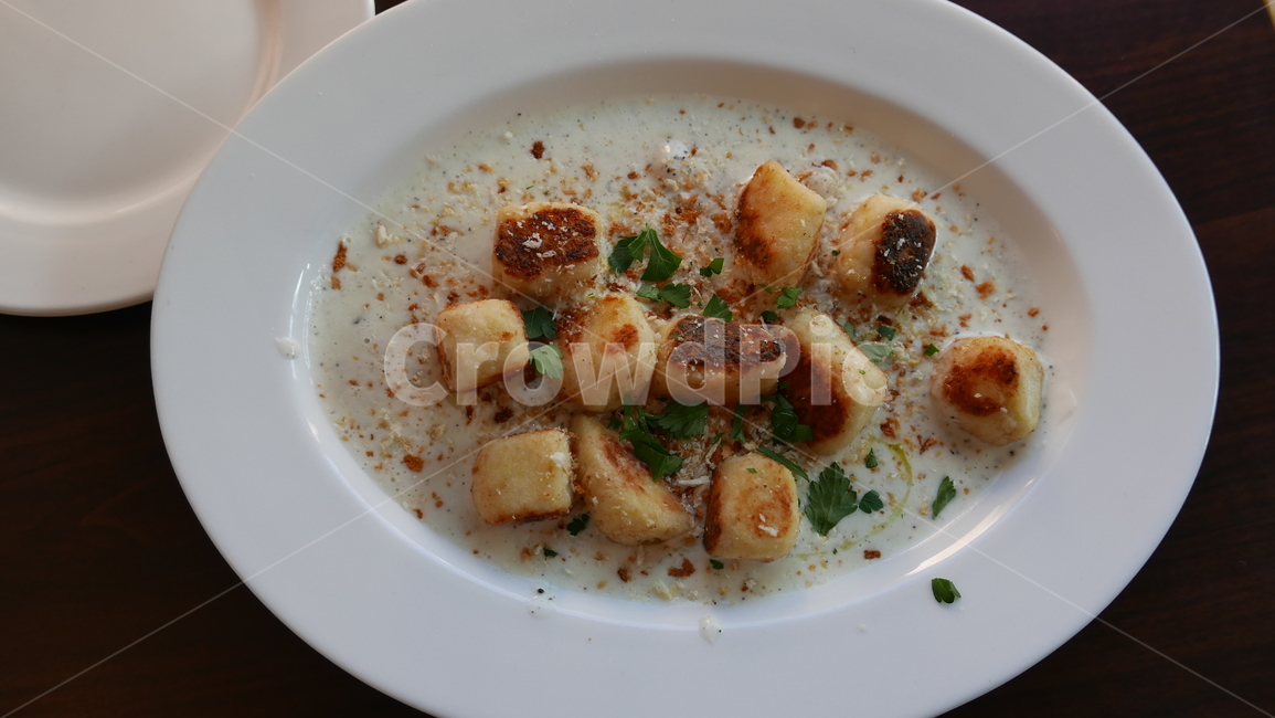 감자뇨키,gnocchi,food,음식,plate,음식,식재료,요리,food,cook,meal,dishes,food reserves,양식,서양음식,서양요리,western food,western dishes,western meal,western cook