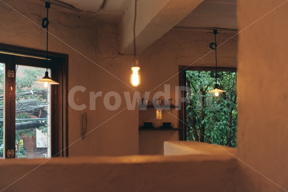 카페,커피,조명,창문,여름,인테리어,실내디자인,interiordesign,cafe,coffee,green,brown,filmphotography,감성,감성,sensible,feeling,인테리어,실내디자인,interior design