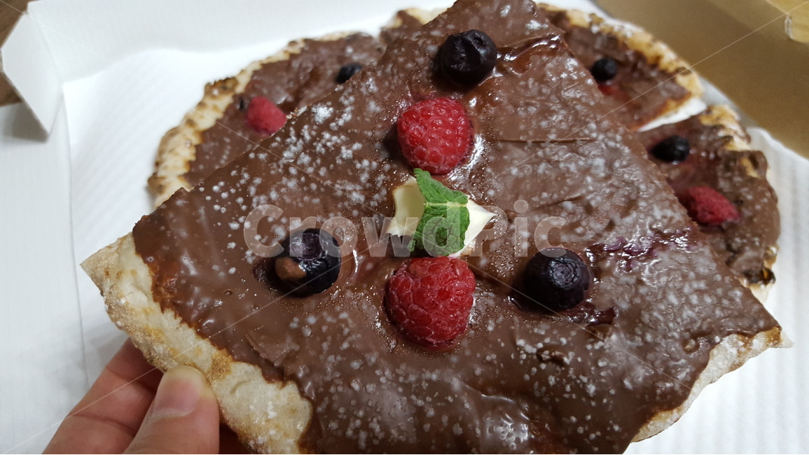 초코피자,피자,인생피자,뉴텔라,초코빵,딸기피자,pizza,음식,식재료,요리,food,cook,meal,dishes,food reserves,디저트,간식,후식,dessert,snack