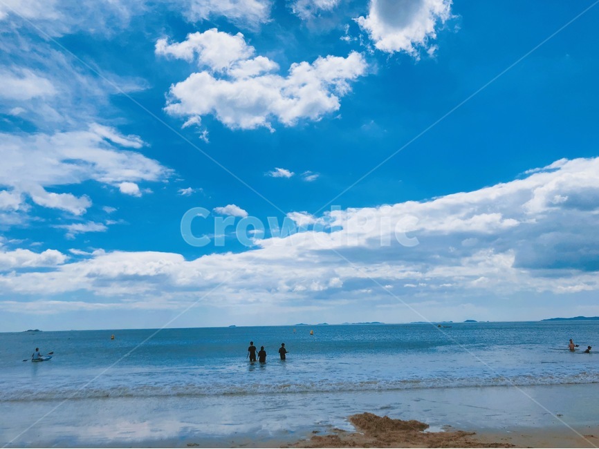 바다,하늘,구름,해변,파도,자연,풍경,nature,landscape,해변,바다,beach,sea,사람들,대중,군중,other people,crowd,outdoors,옥외,sky,azure sky,푸른 하늘,weather,날씨