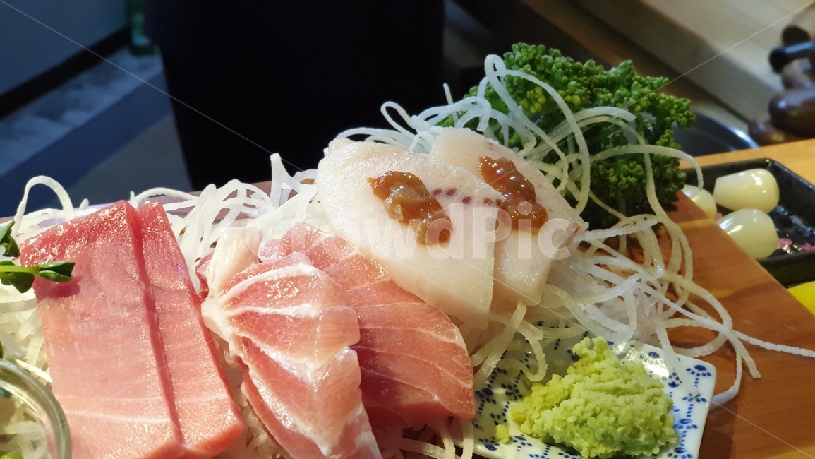 참치,회,생선,와사비,저녁,일본,식사,아늑함,분위기,음식,식재료,요리,food,cook,meal,dishes,food reserves,일식,일본음식,일본요리,Japanese food,Japanese dishes,Japanese meal,Japanese cook