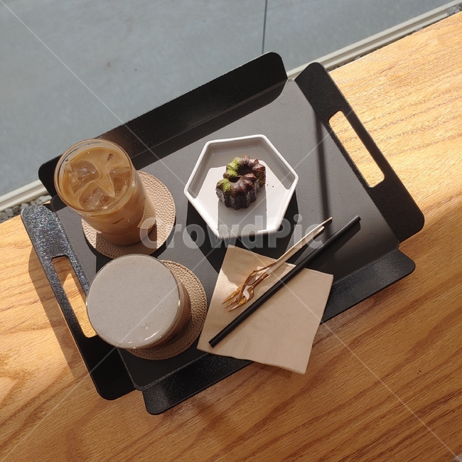 wood,나무,plywood,합판,카페,햇살,coffeecup,커피컵,cup,컵,음식,식재료,요리,food,cook,meal,dishes,food reserves
