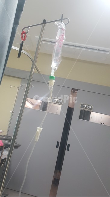 링거,링겔,병원,응급실,간호,입원,건강,아픔,질병,의료,의학,hospital,medical,환자,수액,병,주사,ringer,영양제,감기,독감,반창고,포도당,의료,의학,병원,medical,hospital,clinic