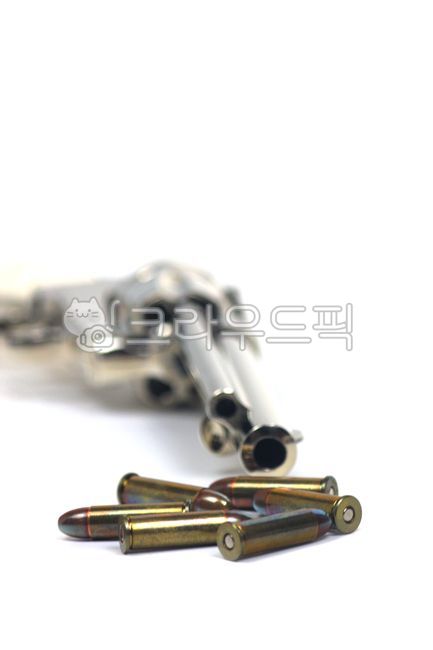 38구경,38스페셜,탄약,총알,리볼버,bullet,총,무기,경찰,ammo,ammunition,38spl,서부시대,카우보이,cartridge,gun,hunt,military,police,whitebackground,revolver