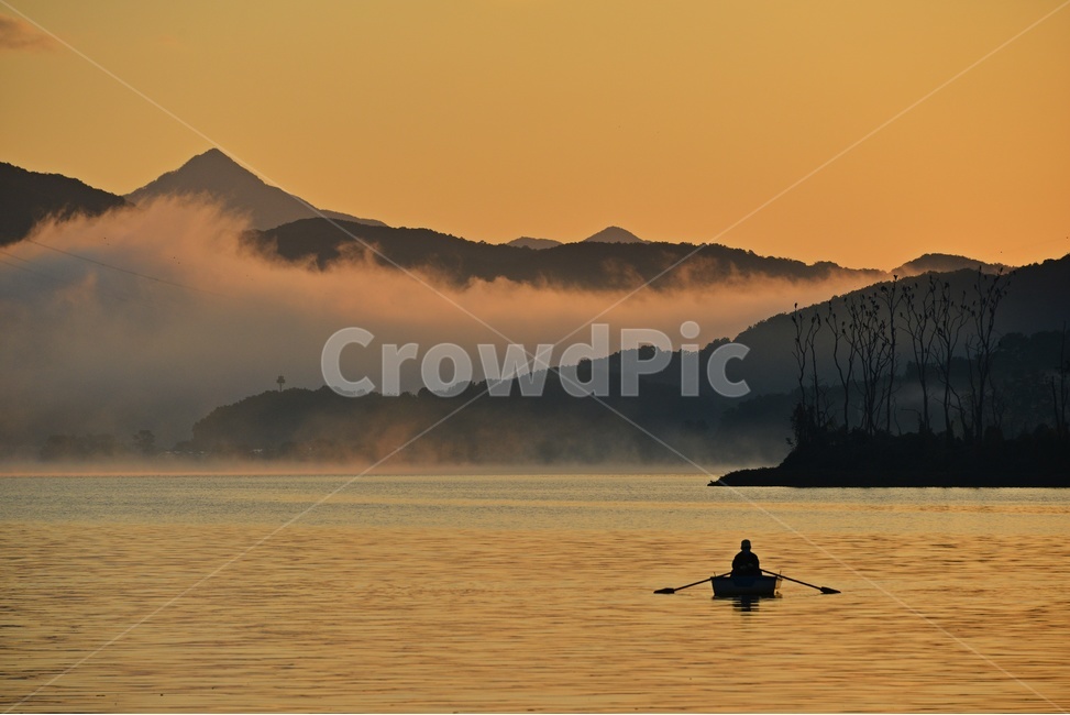 boat,보트,transportation,교통,person,사람,human,인간,outdoors,옥외,nature,자연,dawn,새벽,light,빛,flare,플레어,sunlight,햇빛,sky,하늘,redsky,붉은하늘,양평,두물머리,일출,두물머리아침,나룻배,여명,나무,자연,풍경,nature,landscape,한국자연풍경,한국자연경관,korea nature landscape