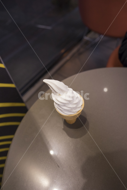 아이스크림,아이스콘,콘아이스크림,아이스크림콘,소프트콘,우유아이스크림,음식,식재료,요리,food,cook,meal,dishes,food reserves,디저트,간식,후식,dessert,snack