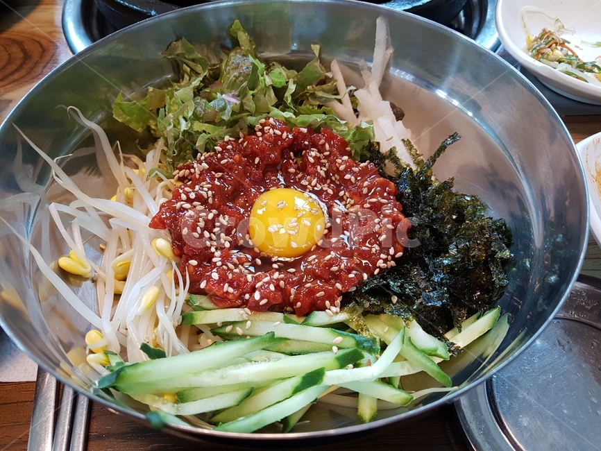 육회,육회비빔밥,비빔밥,bibimbab,yukhwe,음식,식재료,요리,food,cook,meal,dishes,food reserves,한식,한국음식,한국요리,korean food,korean dishes,korean meal,korean cook
