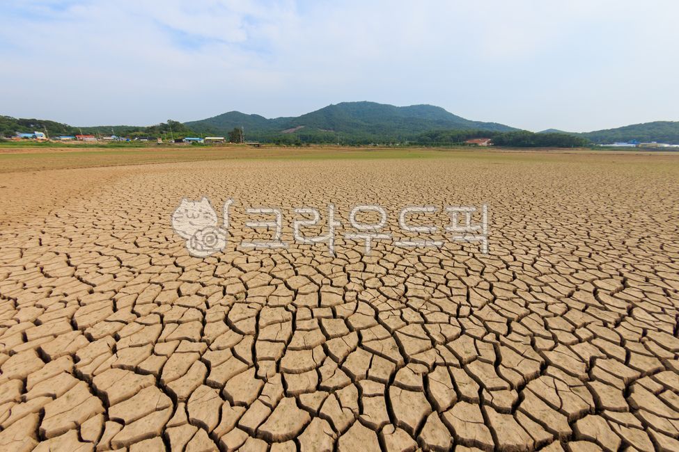 가뭄, 건조, 메마름, 갈라짐, 땅, 사진,이미지,일러스트,캘리그라피 - cstrike작가