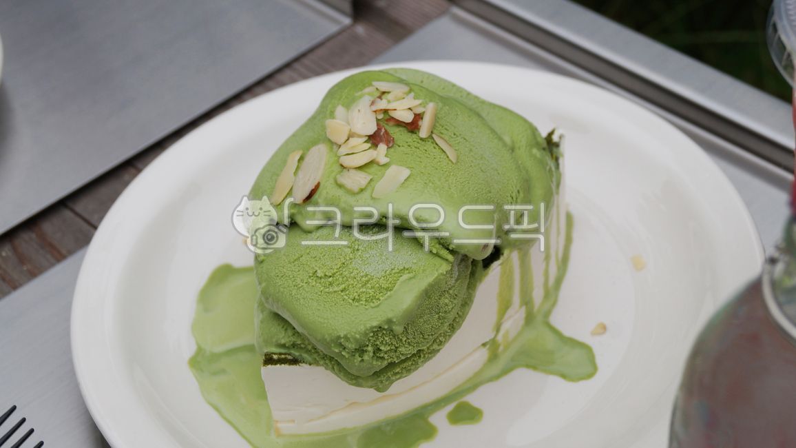 녹차,녹차케이크,dessert,디저트,food,음식,cake,케이크,카페,녹차아이스크림,아이스크림,icecream