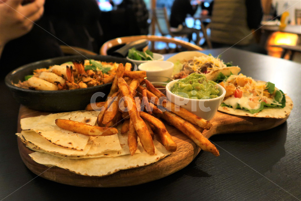 플래터,멕시칸푸드,멕시칸음식,감자튀김,화이타,과카몰리,또띠아,새우,platter,fajita,타코,음식,food,meal,요리,Mexican,MexicanFood,Platter,shirimp,beef,음식,식재료,요리,food,cook,meal,dishes,food reserves
