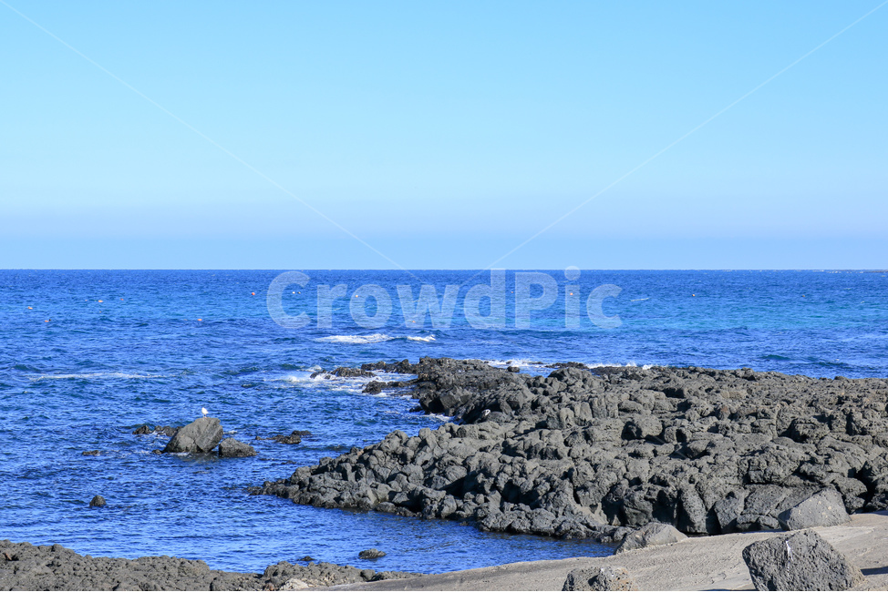 제주도,바다,바위,풍경,하늘,푸른,검은돌,현무암,수평선,제주도,jeju,jeju island,promontory,곶,nature,자연,water,물,outdoors,옥외,sea,ocean,대양