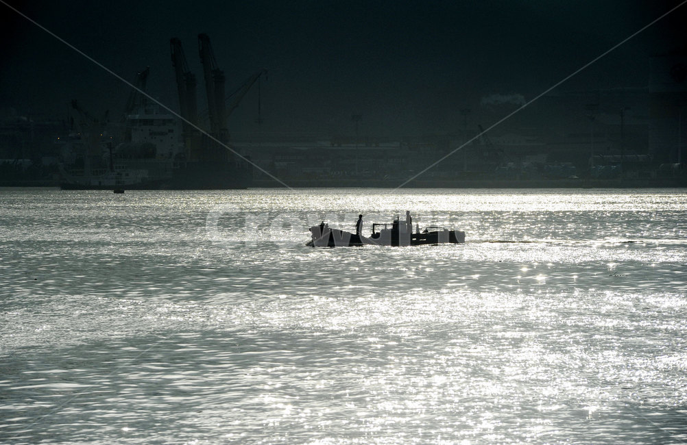 바다,풍경,배,윤슬,빛,어선,어부,landscape,sea,ship,light,fishingboat