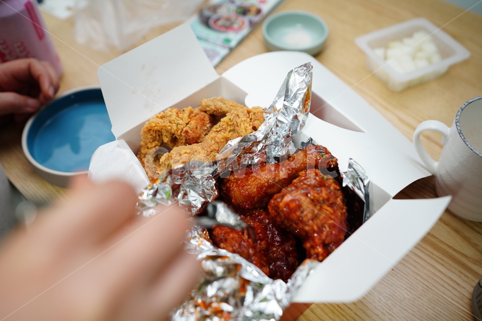 치킨,닭고기,요리,음식,먹방,안주,육류,육식,간식,식사,먹거리,안주거리,음식,식재료,요리,food,cook,meal,dishes,food reserves,육류,고기,meat