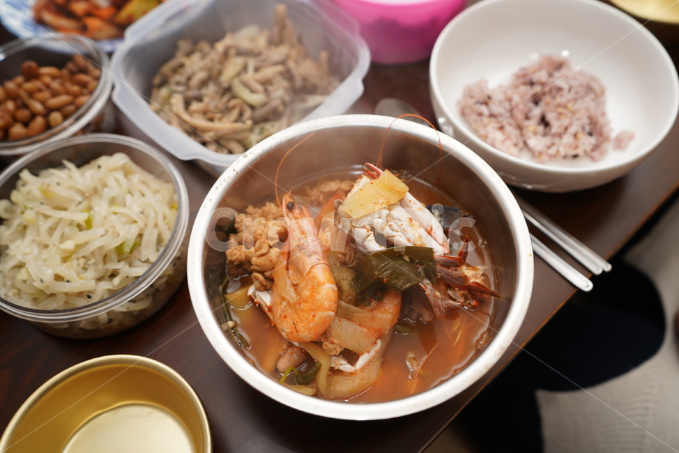 찌개,새우,쉬림프,해물탕,탕,국물,요리,식사,안주,먹거리,집밥,가정식,음식,사발,bowl,meal,음식,식재료,요리,food,cook,meal,dishes,food reserves,한식,한국음식,한국요리,korean food,korean dishes,korean meal,korean cook