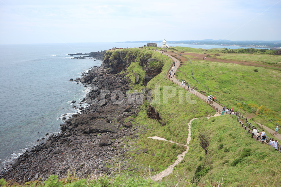 제주도,제주,섭지코지,제주도섭지코지,제주바다,제주관광지,섭지코지바다,자연,대자연,경치,풍경,바다,돌,현무암,초록색,한국자연풍경,한국자연경관,휴가,피톤치드,힐링,들판,하늘,구름,맑음,맑은날,해안길,산책로,등산,산책,해안,jeju,jejodo,sea,nature,landscape,jejuisland,green,전망,korean
