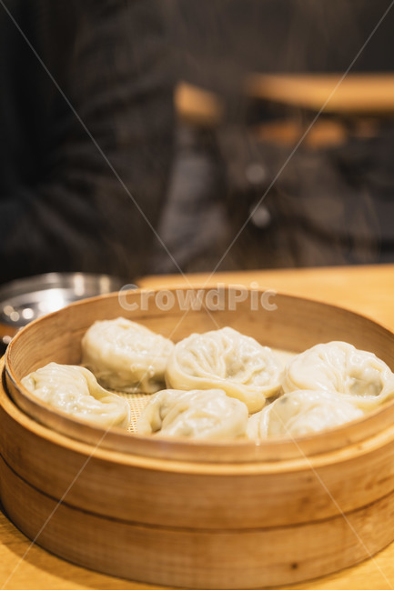 만두,한식,간식,분식,왕만두,찐만두,고기만두,한국,한국음식,식재료,한판,찜기,cook,meal,dishes,연기,수증기,만두피,밀가루음식,식당,식사,음식,식재료,요리,food,cook,meal,dishes,food reserves
