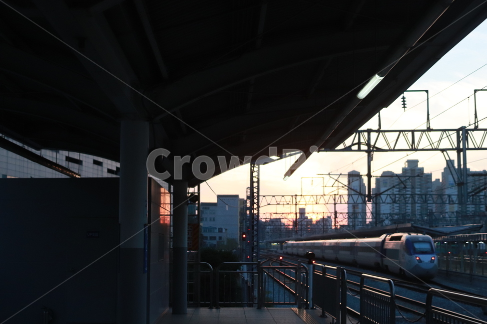 기차,청량리역,쳥량리,노을,해질녘,교통,교통수단,traffic,transportation