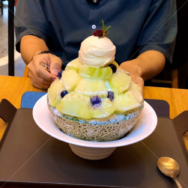 Melon shaved ice,snack,ice,summer,food,icecream,ice cream,shaved ice,cafe,dessert,melon
