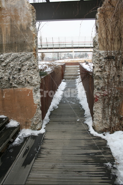 통로,시멘트,콘크리트,눈,기둥,겨울,계절,winter,season