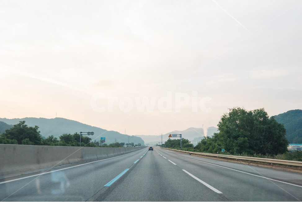 고속도로,하이웨이,도로,차도,길,아침,햇살,자동차,교통,교통수단,traffic,transportation