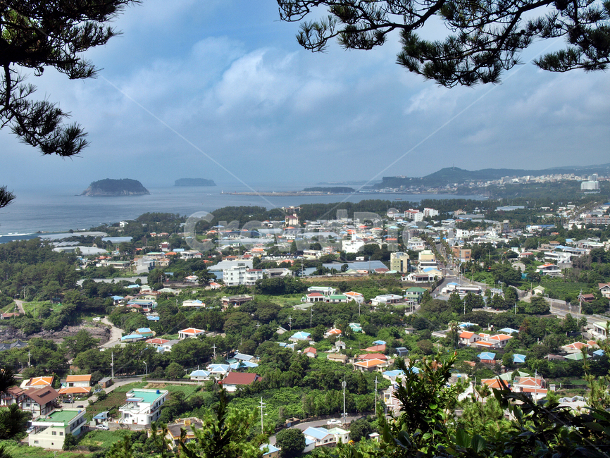 섶섬,제지기오름,오름,올레6코스,올레길,제주,서귀포시,마을,바다,제주도,jeju,jeju island,도시,풍경,city,landscape,한국도시풍경,한국도시경관,korea cityscape,outdoors,옥외,경치,nature,자연,scenery,aerial view,조감도