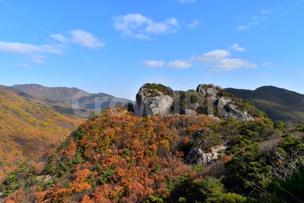 선운산,선운사,도솔천,가을,풍경,단풍,자연,탐방,파란하늘,가을색,오색,울긋불긋,알록달록,그림같은,칼라풀,뷰티플,아름다운,힐링,감성,정취,산세,명산,100대명산,nature,산,등산,트레킹,풍경사진,비경,경치,가을사진,가을색채,가을의정취,맑음,청명,사진,투구바위,가을,계절,fall,autumn,season,자연,풍경,nature,landscape,한국자연풍경,한국자연경관,korea nature landscape,outdoors,옥외