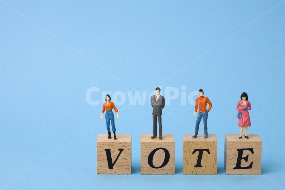 오브젝트,사람,선거,선거권,사람들,남자,여자,찬성,반대,성인,후보,큐브,미니어처,봄,대통령,투표,컨셉,누끼,기표,군중,남성,여성,십대,이십대,삼십대,중장년,장년층,중년층,기득권,보수,진보,여권,국회의원,파란색,블루,대통령선거,보궐선거,국회의원선거,결정,한표,의원,글자,영문,글씨,선거이미지공모전,연출,컨셉,콘셉,direction,concept