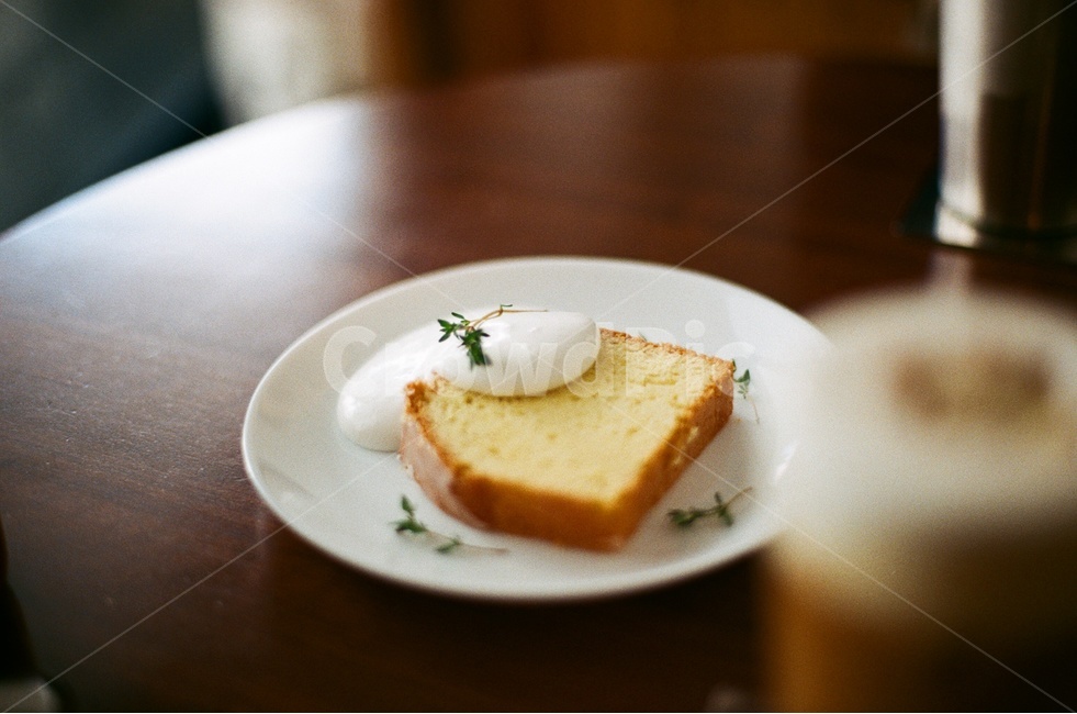 디저트,생크림,빵,접시,맛있는,필름사진,감성사진,아날로그,촉촉한,bread,film,dessert,sensitive,카페,커피,음식,식재료,요리,food,cook,meal,dishes,food reserves,빵,bread,디저트,간식,후식,dessert,snack,커피,카페,coffee,cafe,감성,sensible,feeling