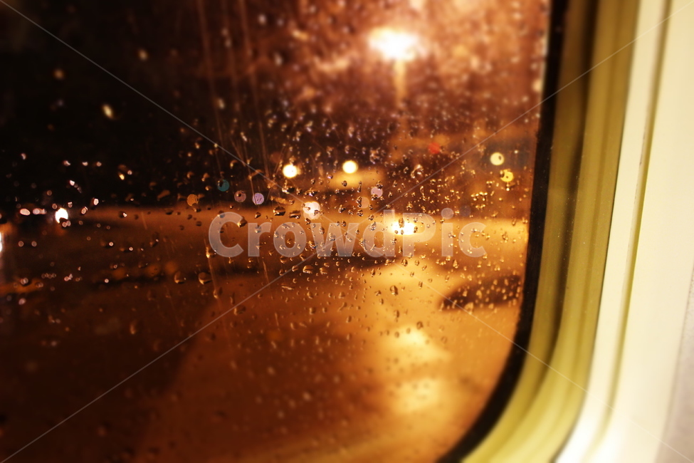 비행기,창문,비,저녁,밤,공항,빗방울,비행기날개,새벽,비,비오는날,rain,rainy