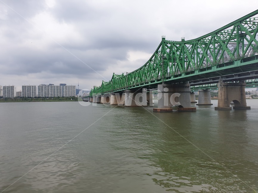 한강,다리,철교,물,구름