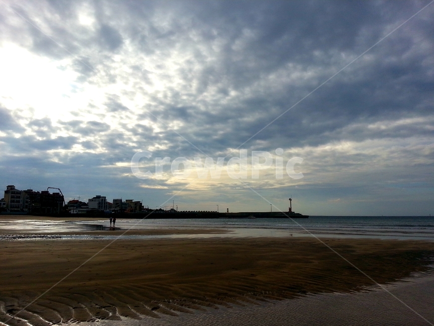 제주도,이호테우해변,해변,바다,하늘,등대,구름,갯벌,모레,흙,지평선,수평서,바닷물,육지,휴가,바캉스,여름,풍경,장관,jeju,beach,sea,sky,vacation,summer