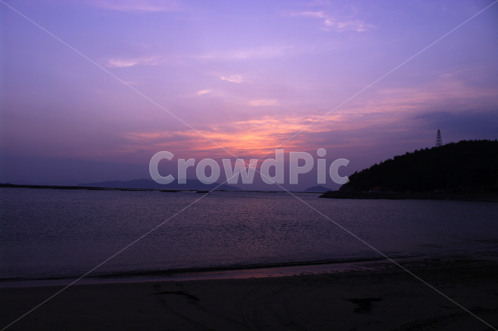 노을,sunset,일몰,바다,하늘,섬,구름,풍경,자연,풍경,nature,landscape,outdoors,옥외,sky,red sky,붉은 하늘,dusk,황혼,dawn,새벽