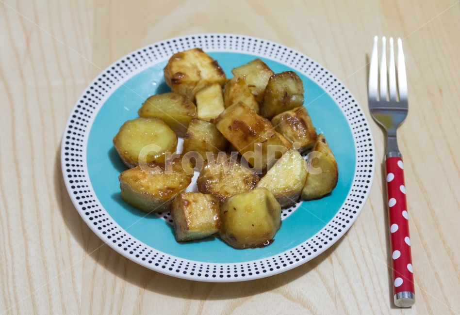 고구마,맛탕,간식,음식,달콤한,맛있는,바쓰디과,설탕,시럽,물엿,빠스,다이어트,별미,접시,음식,식재료,요리,food,cook,meal,dishes,food reserves,디저트,간식,후식,dessert,snack