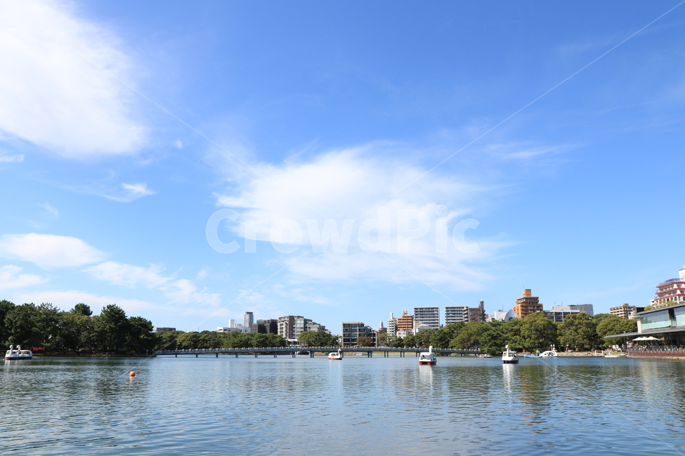 오호리공원,호수,오리배,다리,날씨좋은,화창한,물,하늘,구름,산책,japan,도시,풍경,city,landscape,해외,외국,세계,foreign,oversea,world,세계도시풍경,해외도시풍경,외국도시풍경,world cityscape,water,nature,자연,outdoors,옥외,lake