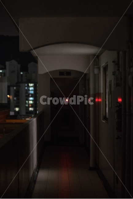 아파트,소화전,어둠,감성,비상구,두려움,분위기,도시,풍경,city,landscape,공포,호러,무서운,무서움,horror,terror,fear,corridor,복도,flooring,바닥,floor
