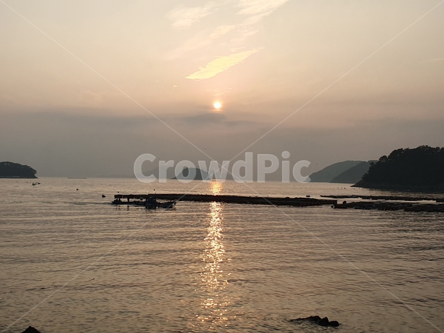 nature,자연,outdoors,옥외,sunlight,햇빛,노을,sunset,바다,sea,해안가,shoreline,평화,peace,calm