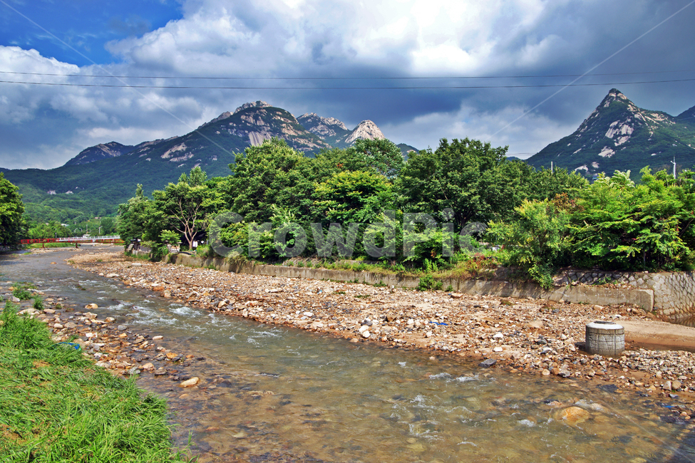창릉천,덕수천,하천,고양시,냇가,북한산,구름,자연,풍경,nature,landscape,한국자연풍경,한국자연경관,korea nature landscape,dirt road,흙길,gravel,자갈,road,도로,outdoors,옥외