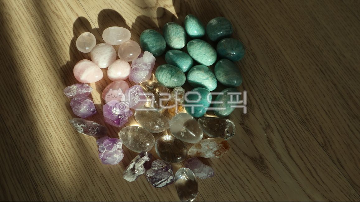 Healing stone,amazonite,amethyst,rose quartz,white quartz,light,sunlight,sunshine