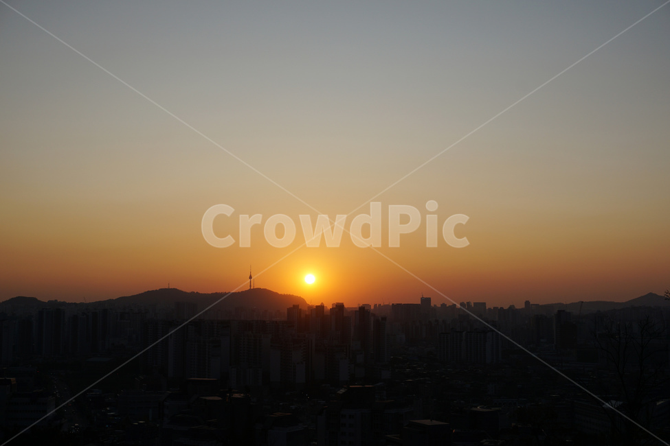 nature,자연,outdoors,옥외,황혼,붉은하늘,redsky,일몰,sky,하늘,sunset,서울노을,서울황혼,seoul,seoulsunset,orangeseoul,mountainseoul,서울산,산,해,sun,아파트,자연,풍경,nature,landscape