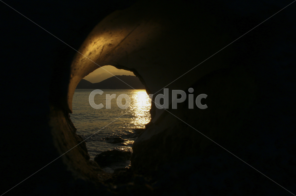 구멍,hole,일출,일몰,sunrise,sunset,light,빛,flare,플레어,sunlight,햇빛,sea,바다,ocean,beach,sky,cloud,하늘
