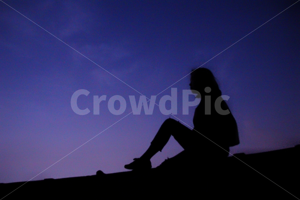 감성,고독,야경,감정,느낌,야경,밤,풍경,nightscape,night,landscape,사람,인물,인간,human,person,여성,여자,woman,female,lady,인물실루엣,사람실루엣,character silhouette,human silhouette,고독함,외로움,쓸쓸함,우울함,슬픔,lonely,solitary,silhouette,실루엣