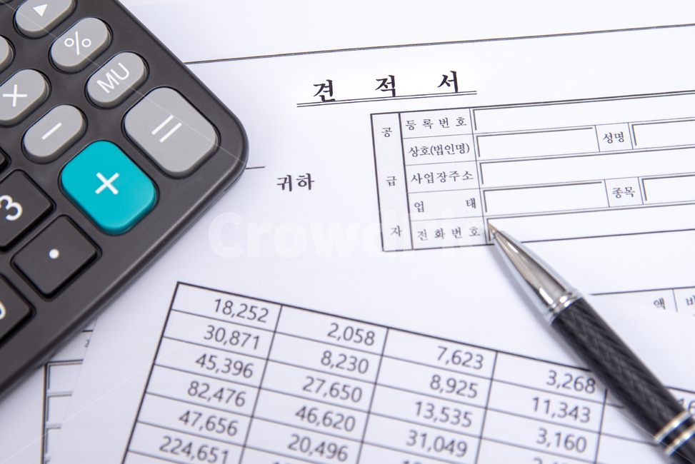 견적서,견적,양식,서식,계산기,계산,숫자,종이,볼펜,비즈니스,비지니스,계산서,데이터,금융,경제,회계,예산,세금,경리,세무,비용,경비,정물,원가,자금,가격,주문,주문서,거래,금융,돈,finance,banking,money,비즈니스,사업,business,service,work,연출,컨셉,콘셉,direction,concept,학용품,문구류,사무용품,school supplies,stationery,office supplies